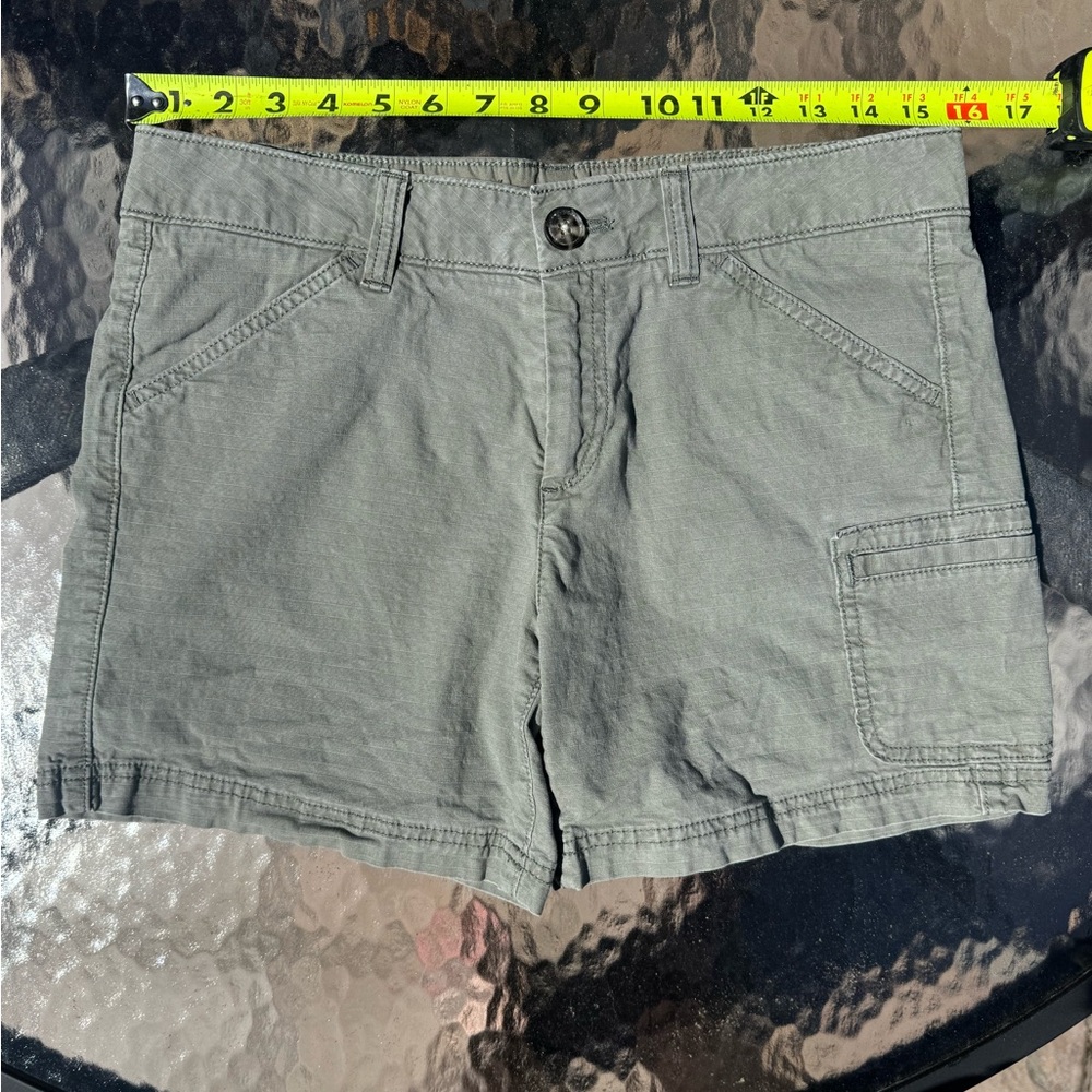 Eddie Bauer Olive Green Women's Cargo Shorts - Picture 3 of 9
